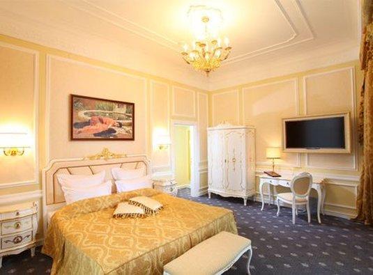 Aleksandrovski Grand Hotel Владикавказ Стая снимка