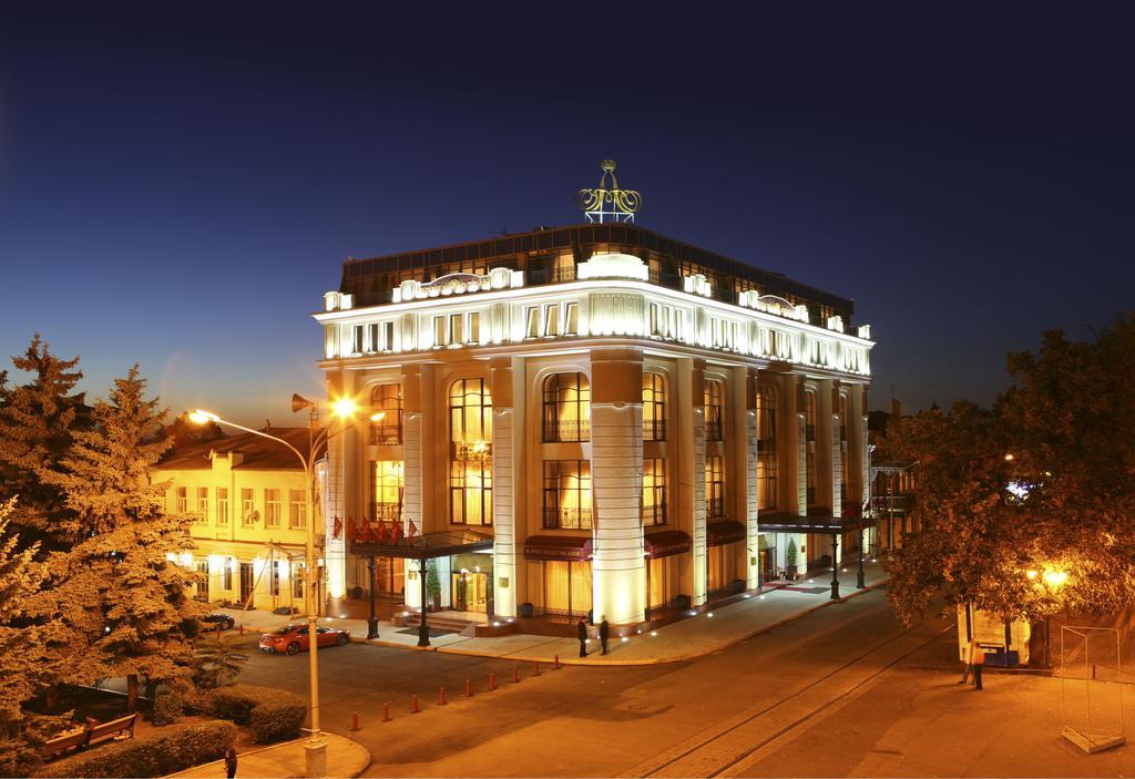Aleksandrovski Grand Hotel Владикавказ Екстериор снимка